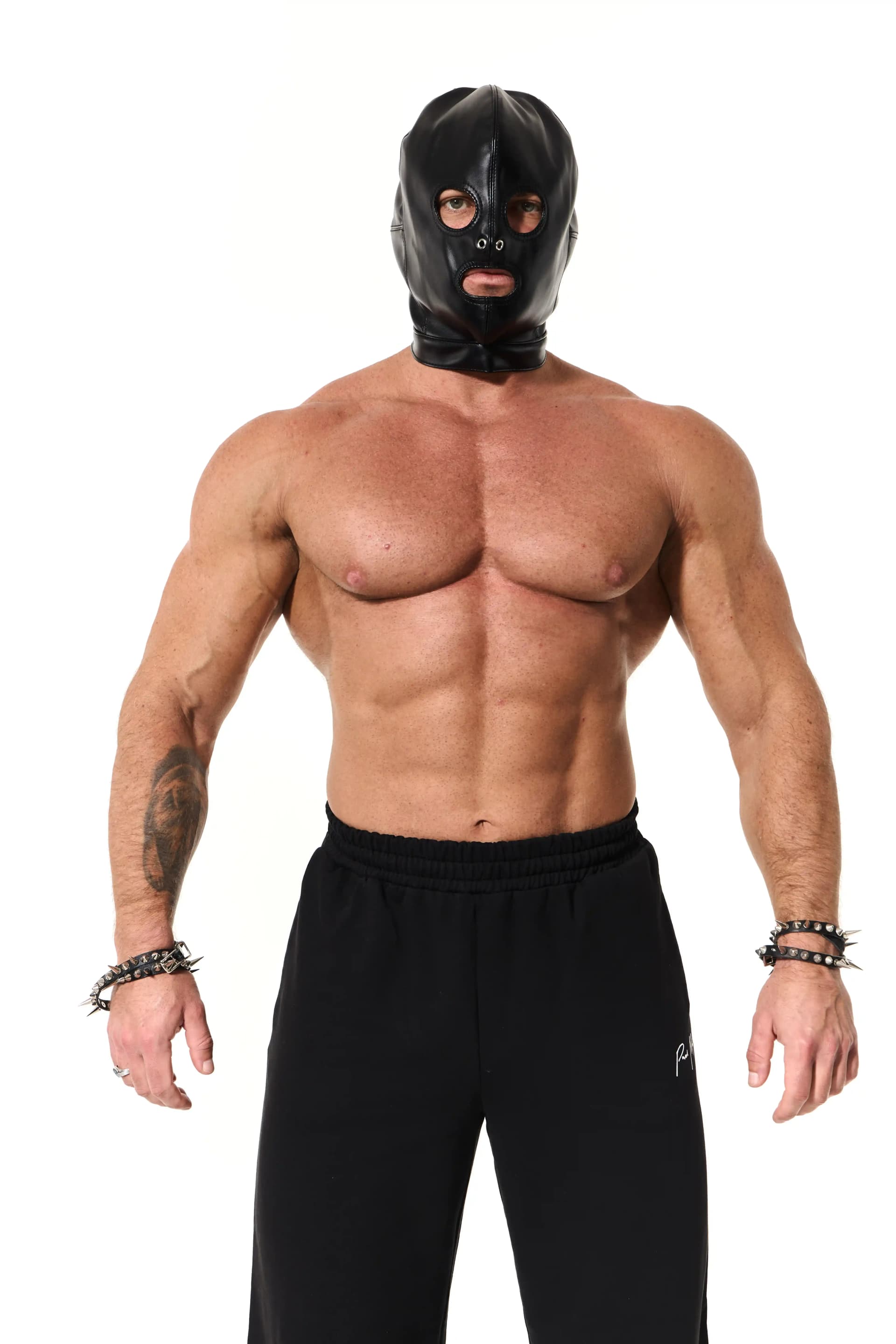 Доминация через насилие